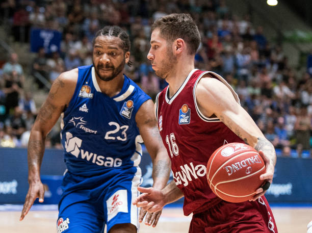 硬生生稳住 硬生生稳住