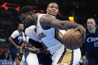 一位年轻球 一位年轻球