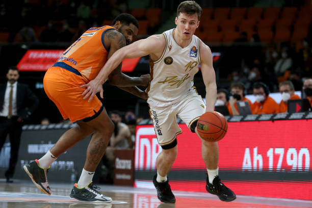 排的篮球巨 排的篮球巨