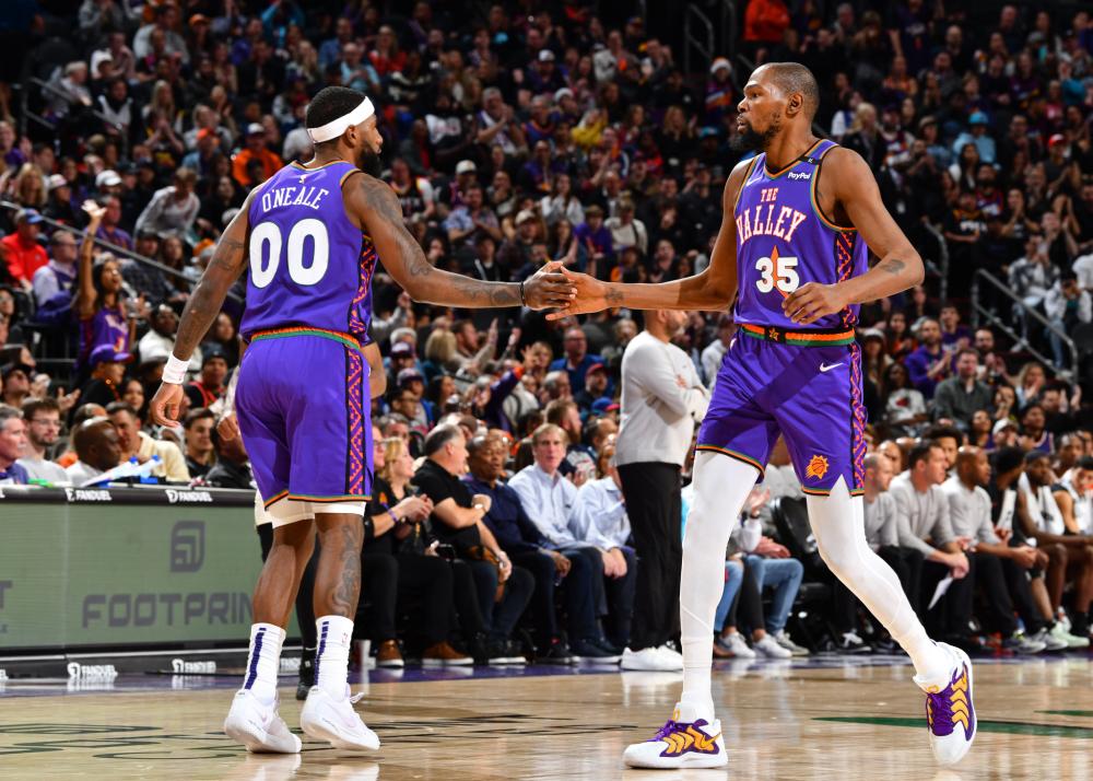 迫使他和他 迫使他和他