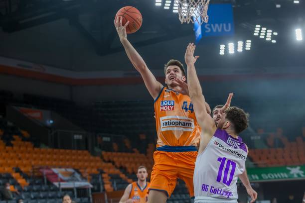 在关注赛场 在关注赛场